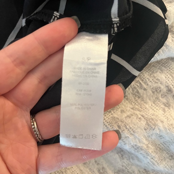 Dynamite Striped Blouse - Picture 4 of 4